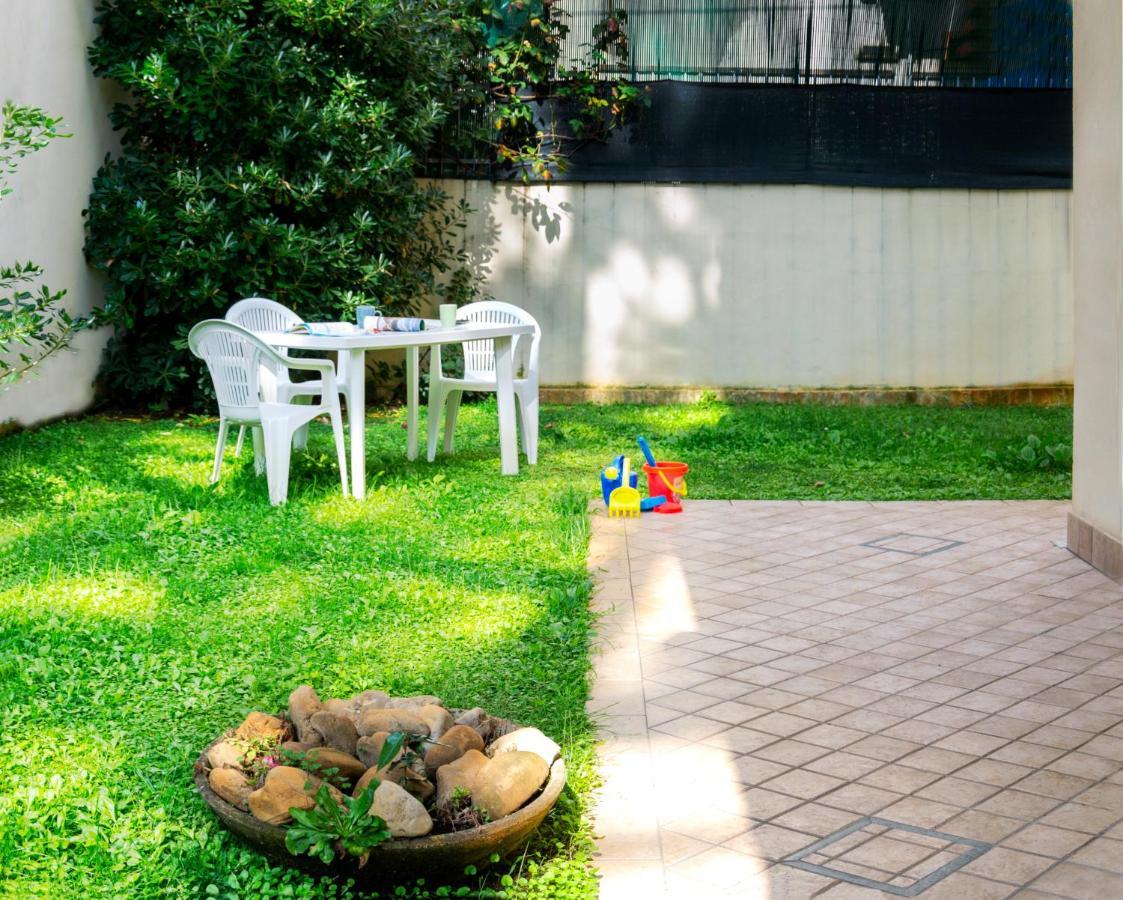Apartamento Residenza Raggio Riccione Exterior foto