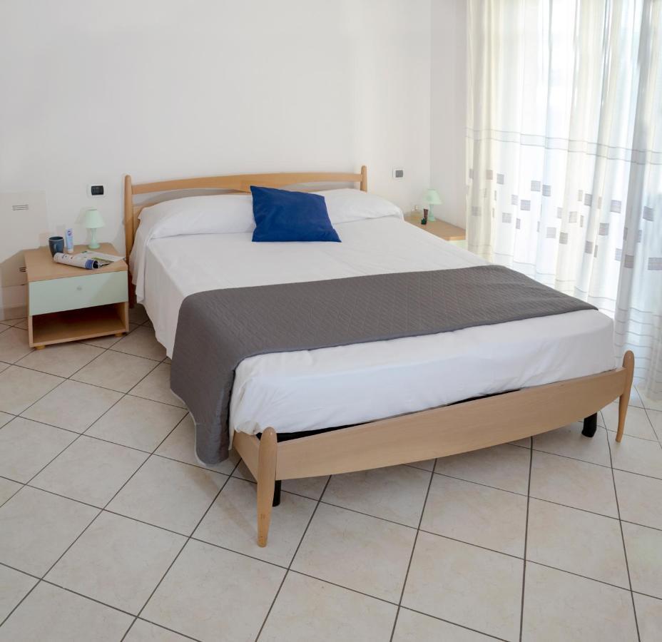 Apartamento Residenza Raggio Riccione Exterior foto