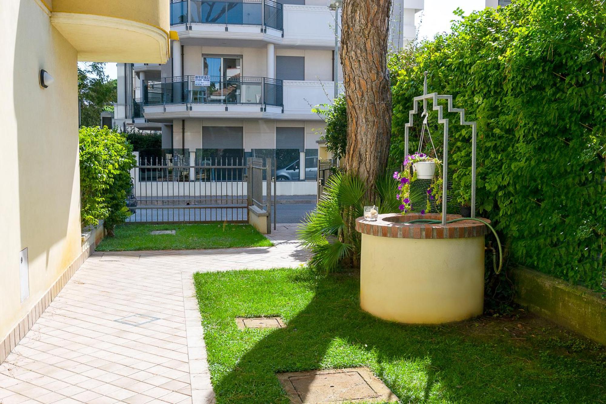 Apartamento Residenza Raggio Riccione Exterior foto
